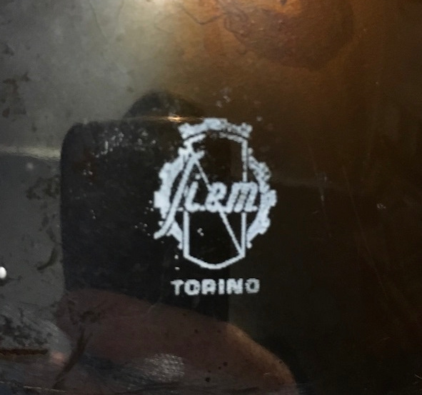 Некоторые думают, что эти фары делались в ГДР, так вот нет, изготовлялись они в Италии, город Турин (Torino) — Lada 2101