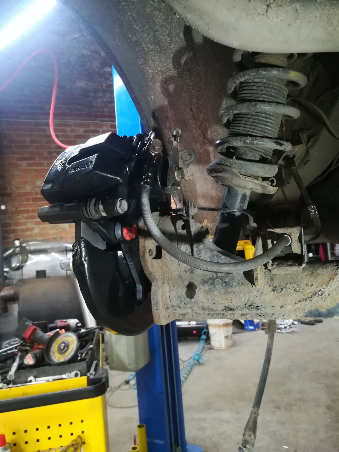 Задние дисковые тормоза и главный тормозной цилиндр от N16 — Nissan ...