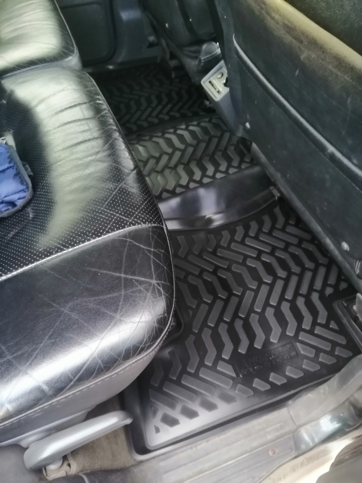 Коврики Aileron — Mitsubishi Pajero (2G), 3,5 л, 1999 года | аксессуары ...