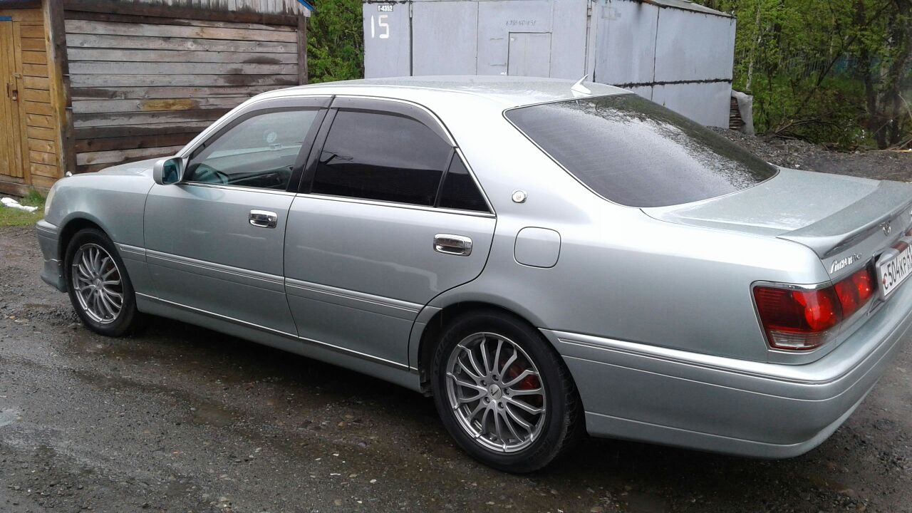 Toyota crown 2002 2. Toyota crown s180. Toyota crown s170 wald. 5. тойота краун s170.