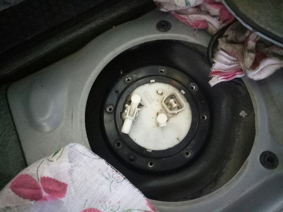 Замена топливного фильтра и перешив ручки АКПП — Honda Accord (7G), 2,4 ...
