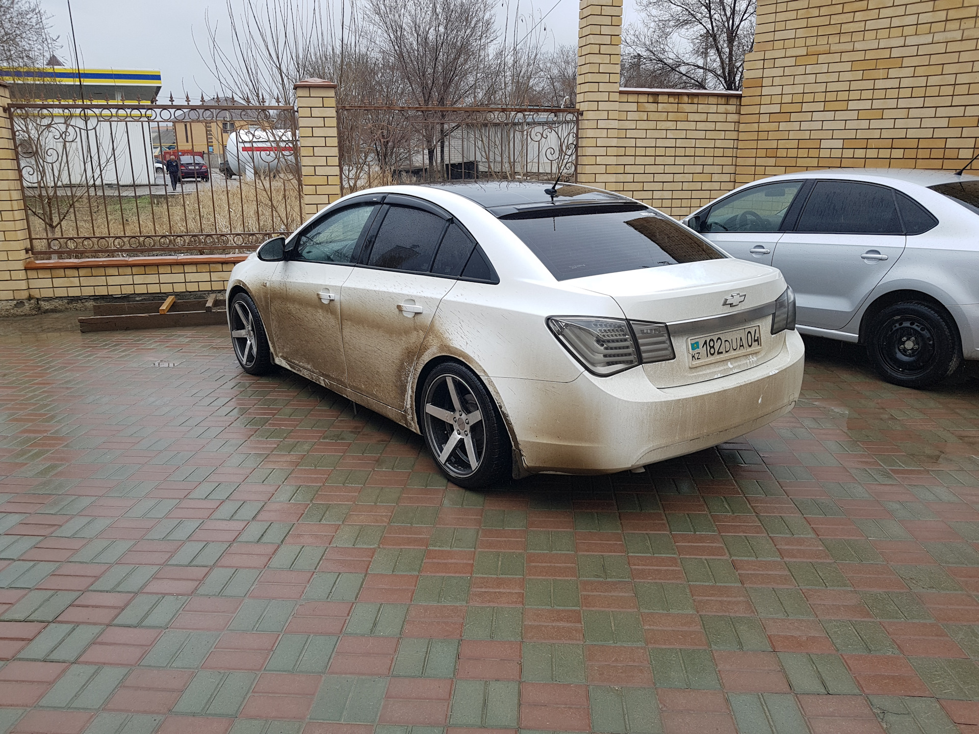 Chevrolet Cruze r17 Воссен