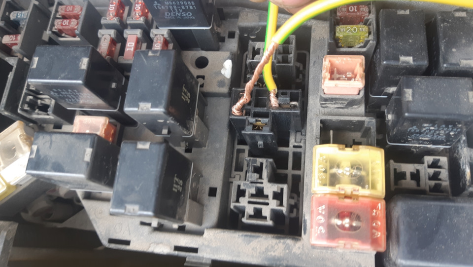 Не включаются вентиляторы охлаждения. Причина. — Mitsubishi Galant (8G ...