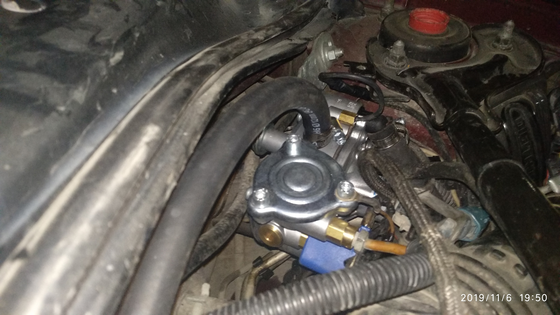 Мембрана газового редуктора саманд. Редуктор гбо 4 поколения. Течь редуктора гбо. Гбо 2 поколения на magnum 318. Катушка подсоса газового редуктора.