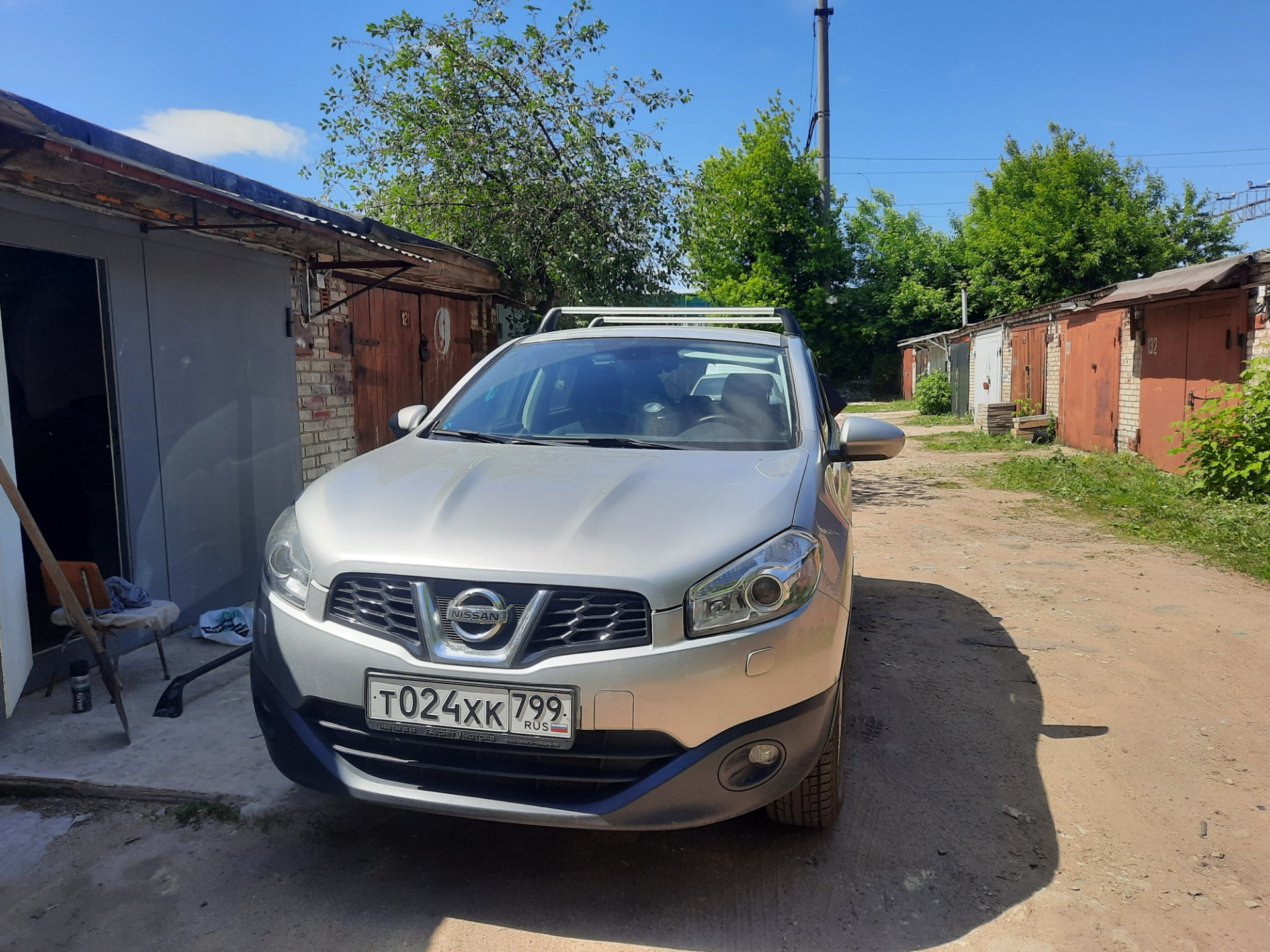 Установка оригинального багажника Nissan qashqai j10 — Nissan Qashqai (1G),  2 л, 2011 года | своими руками | DRIVE2