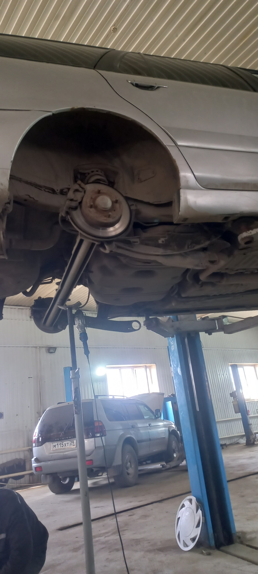 Саленблоки задней балки — Nissan Primera (P11-144), 2 л, 2001 года ...