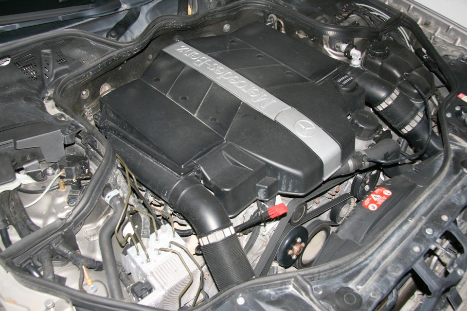 Плановая замена маслосъемных колпачков — Mercedes-Benz E-Class Estate ...