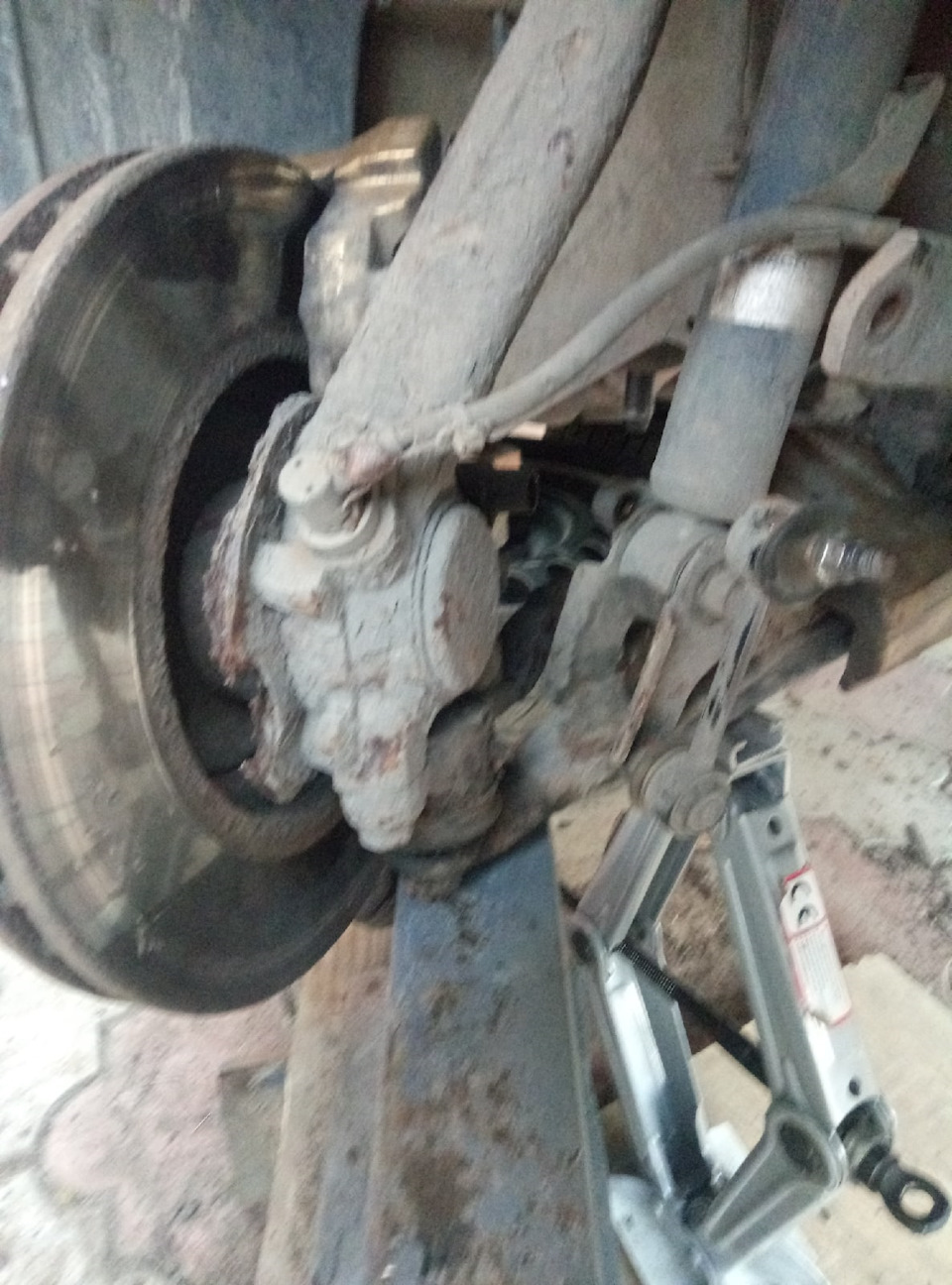 тормозные щитки сгнили к херам — Lexus IS I