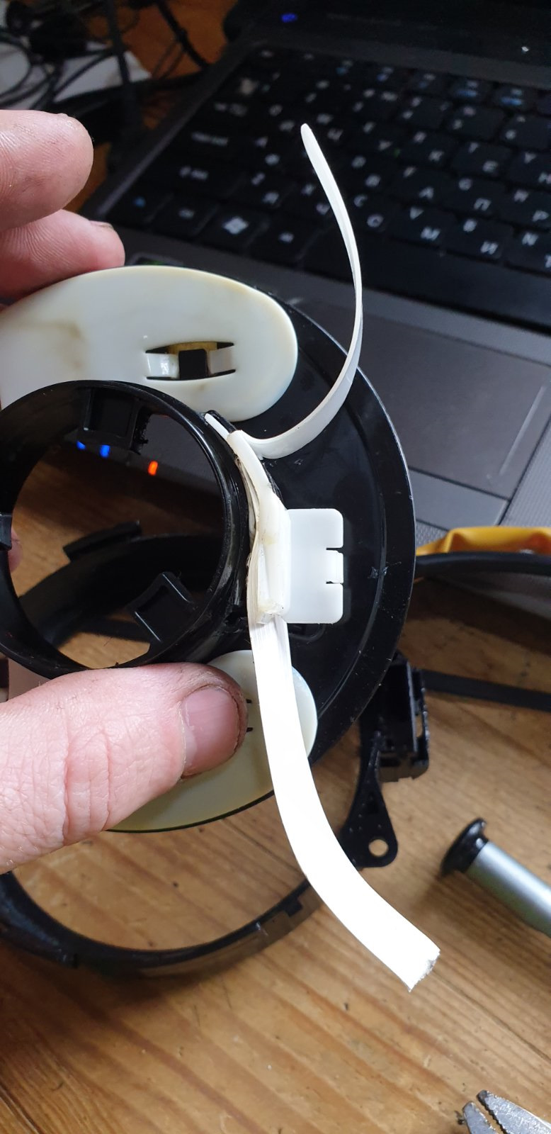 Шлейф на руль е46 бмв. Как поставить подрулевой шлейф. Hilux gun125 подрулевой шлейф. Как поставить подрулевой шлейф. Как поставить подрулевой шлейф.