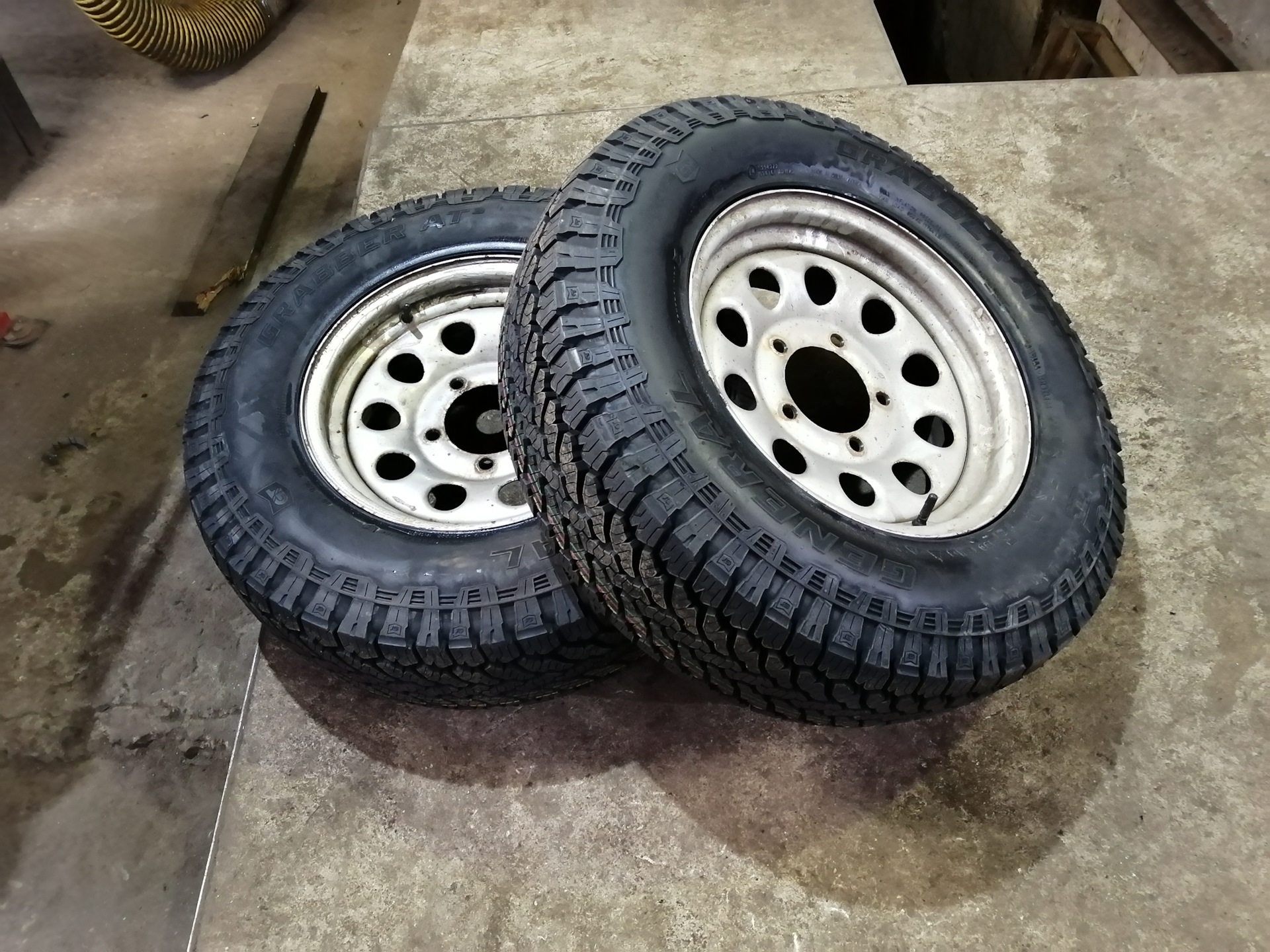 215 75 15. 215/75r15 Jimny 74. Сузуки Джимни резина 215/75 r15. Onyx 215/75 r15. Колеса на ниву 215 75 14.