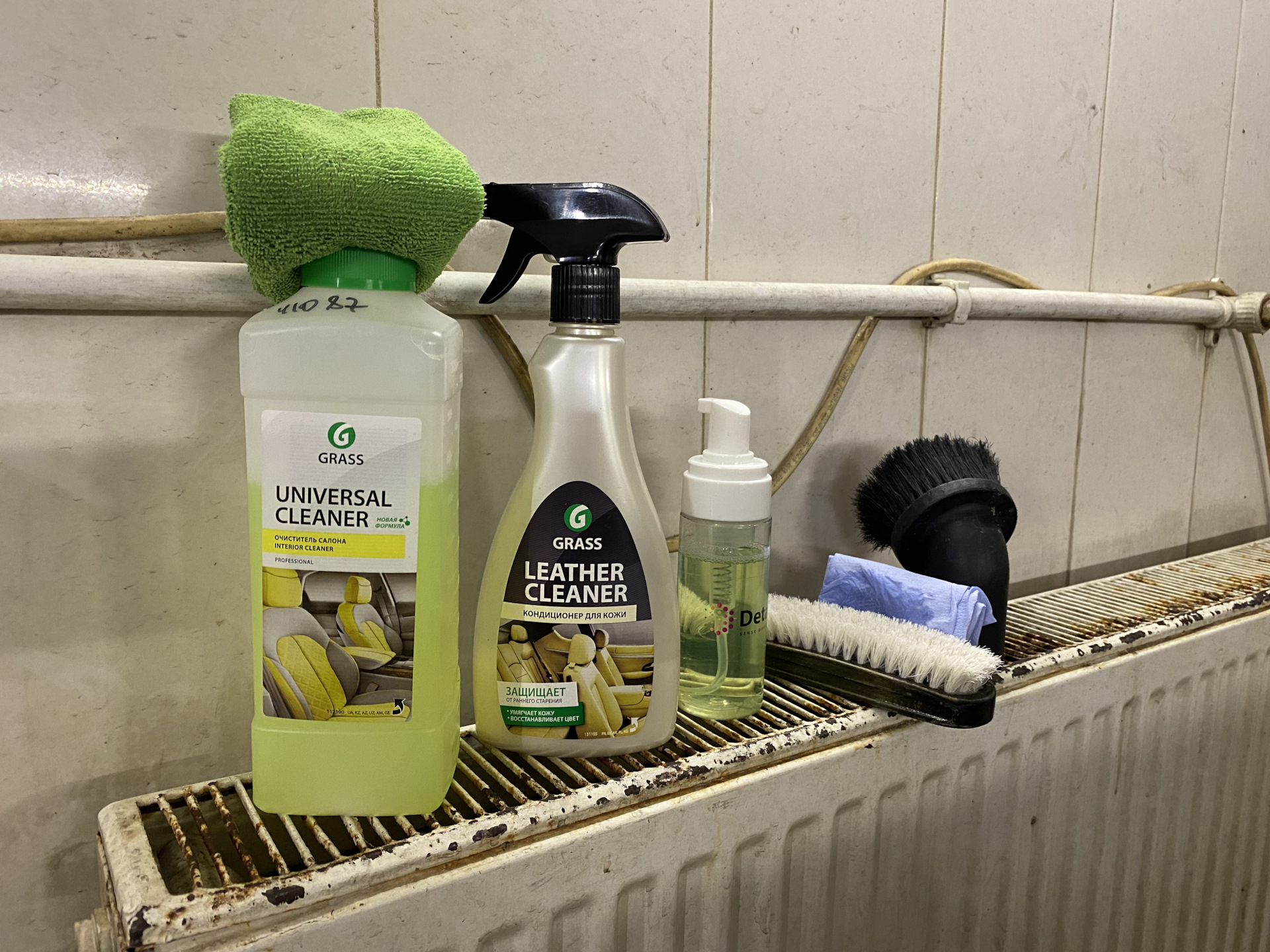 Universal cleaner 600 мл. Очиститель салона grass Universal Cleaner. Очиститель салона grass Universal Cleaner универсальное 600 мл. Очиститель салона 5л Грасс артикул. Очиститель салона "Universal Cleaner" (канистра 5,4 кг).