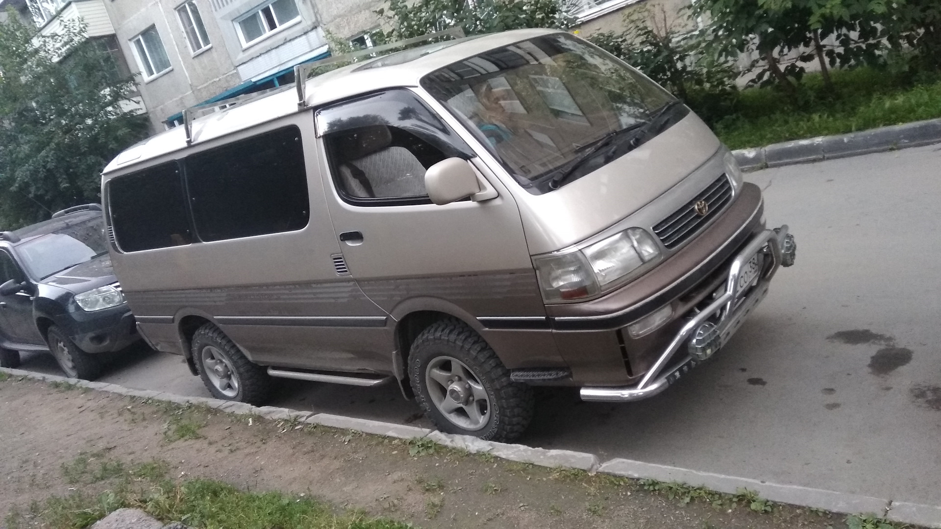 Hiace диски. Hiace h100. Тойота Хайс h100. Toyota Hiace Regius h100. Toyota Hiace 1996 h100.