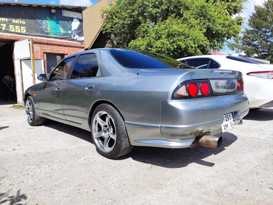 Nissan Skyline hr34