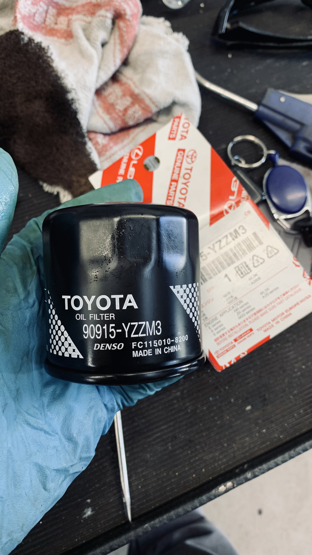 Замена масла двс. — Toyota Yaris (p3), 1,5 л, 2013 года | плановое ТО ...