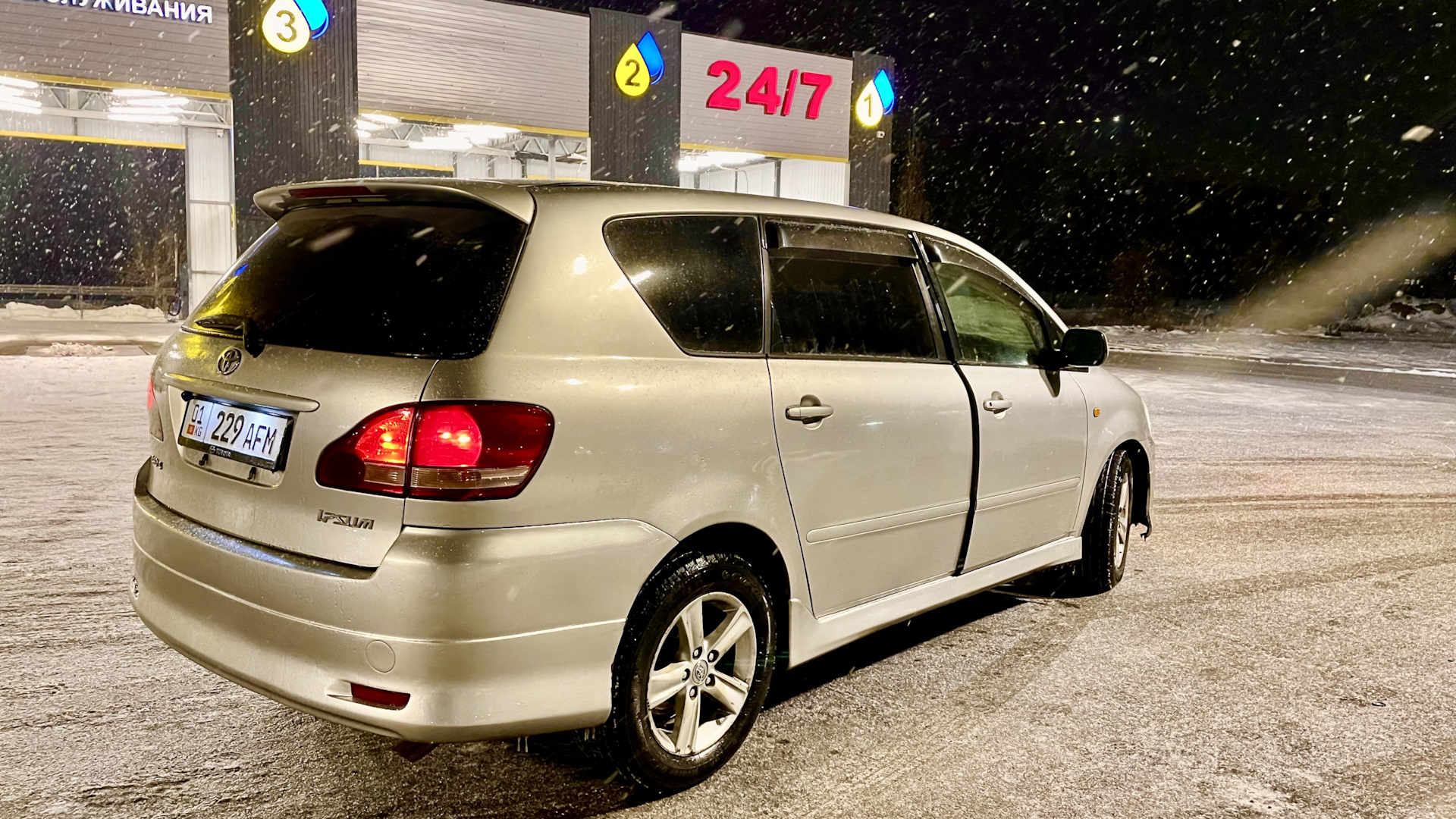 Toyota Ipsum (21) 2.4 бензиновый 2003 | «Lorem KGZ🇰🇬» на DRIVE2