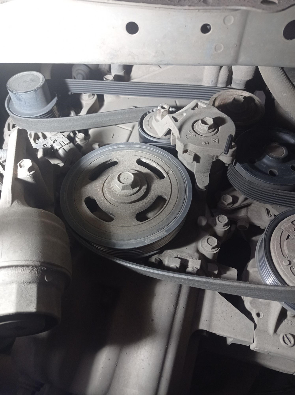 Замена паразитного ролика — Toyota Tank, 1 л, 2017 года | запчасти | DRIVE2