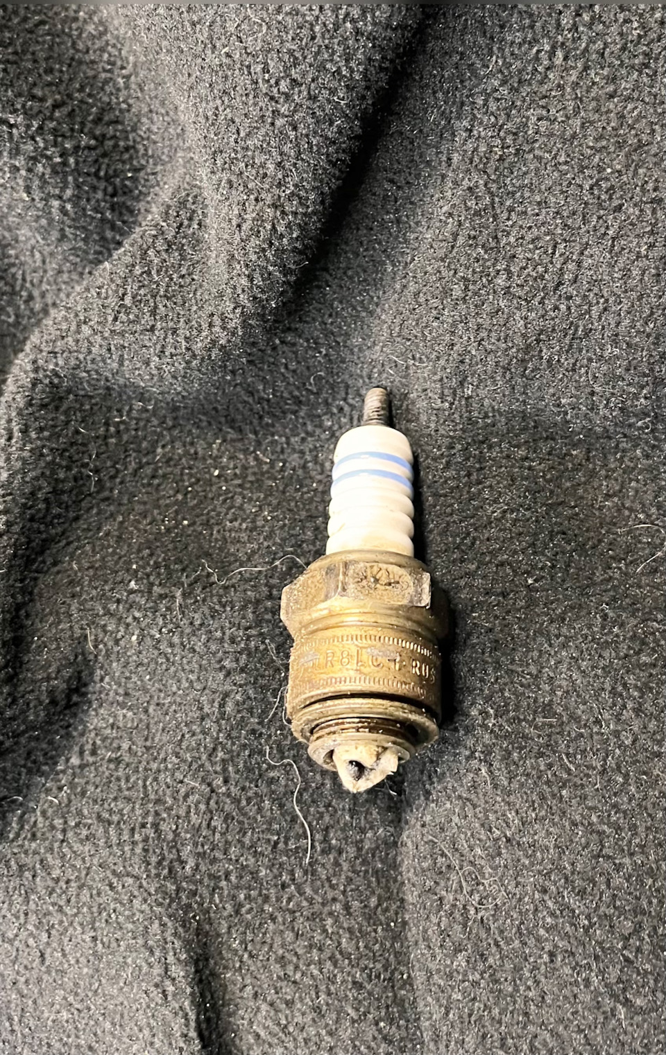 Свеча решила остаться в свечном колодце — BMW 7 series (E32), 3,5 л ...