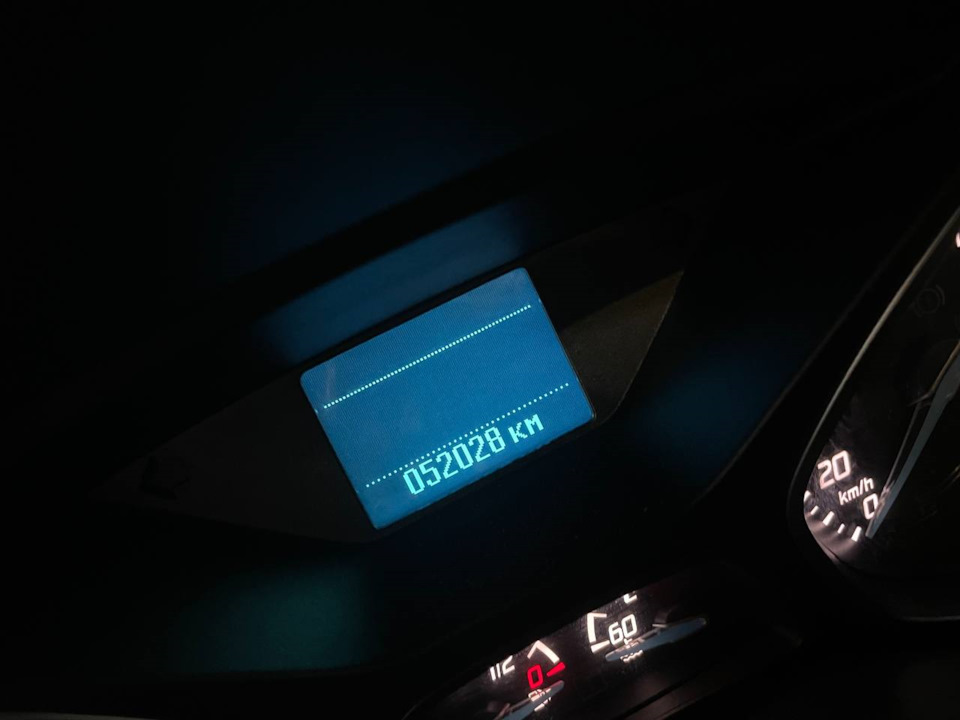 Замена габаритной лампочки и масла — Ford Kuga (2G), 2,5 л, 2015 года ...