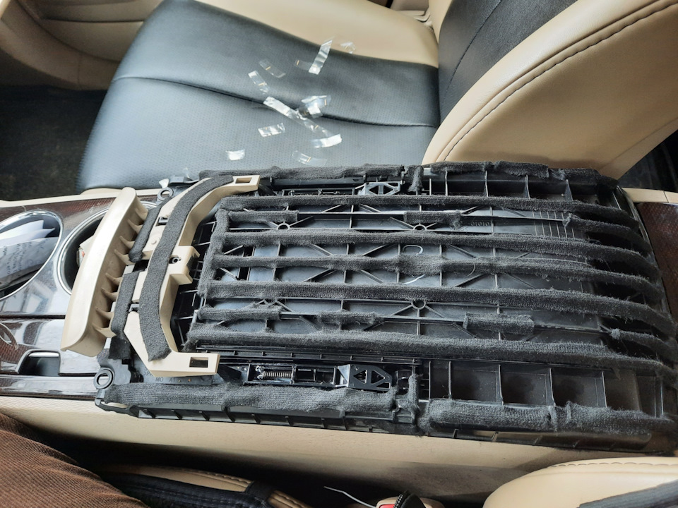 Перетяжка подлокотника. — Toyota Venza (1G), 2,7 л, 2010 года | своими ...
