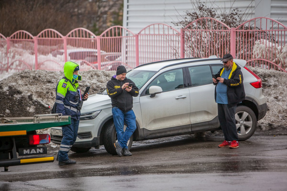 Эвакуировали авто без номеров