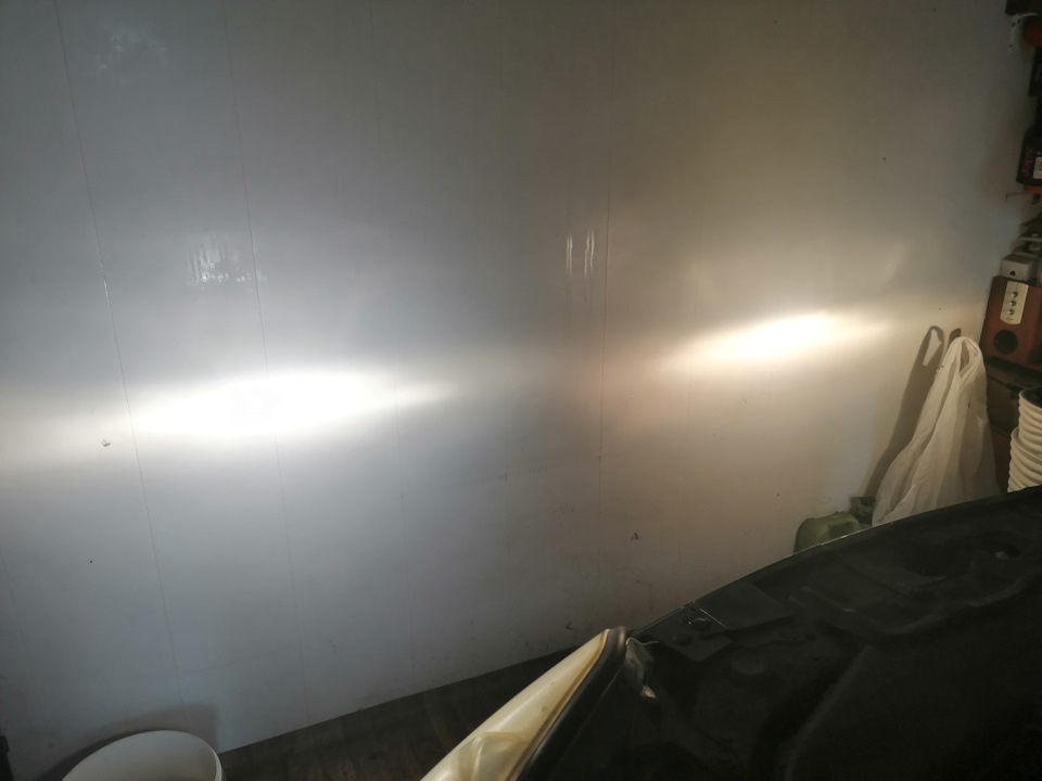 Слева LED, справа одна из оставшейся Фукуравы) — Nissan X-Trail II (t31)