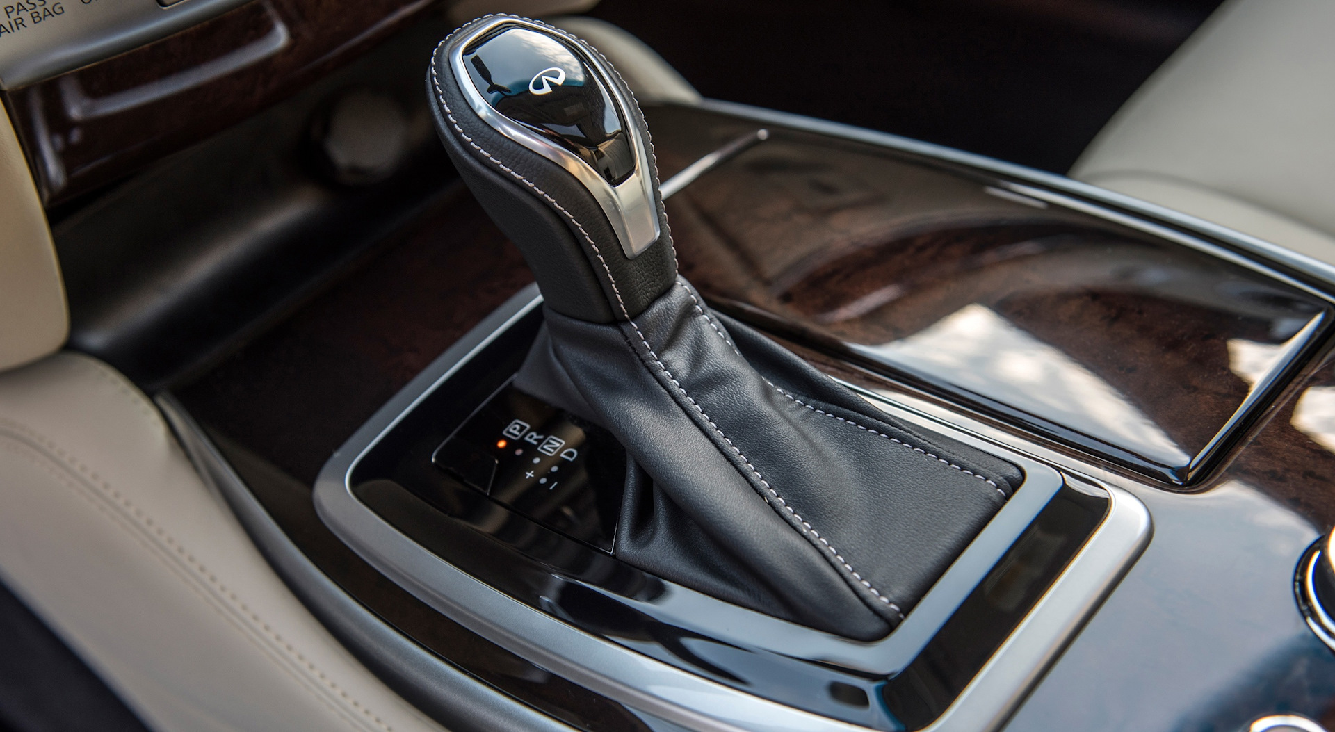 Ручка акпп инфинити qx80. Рычаг акпп infiniti qx50. Ручка кпп инфинити qx80. Infiniti qx70 акпп. Infiniti qx70 акпп.