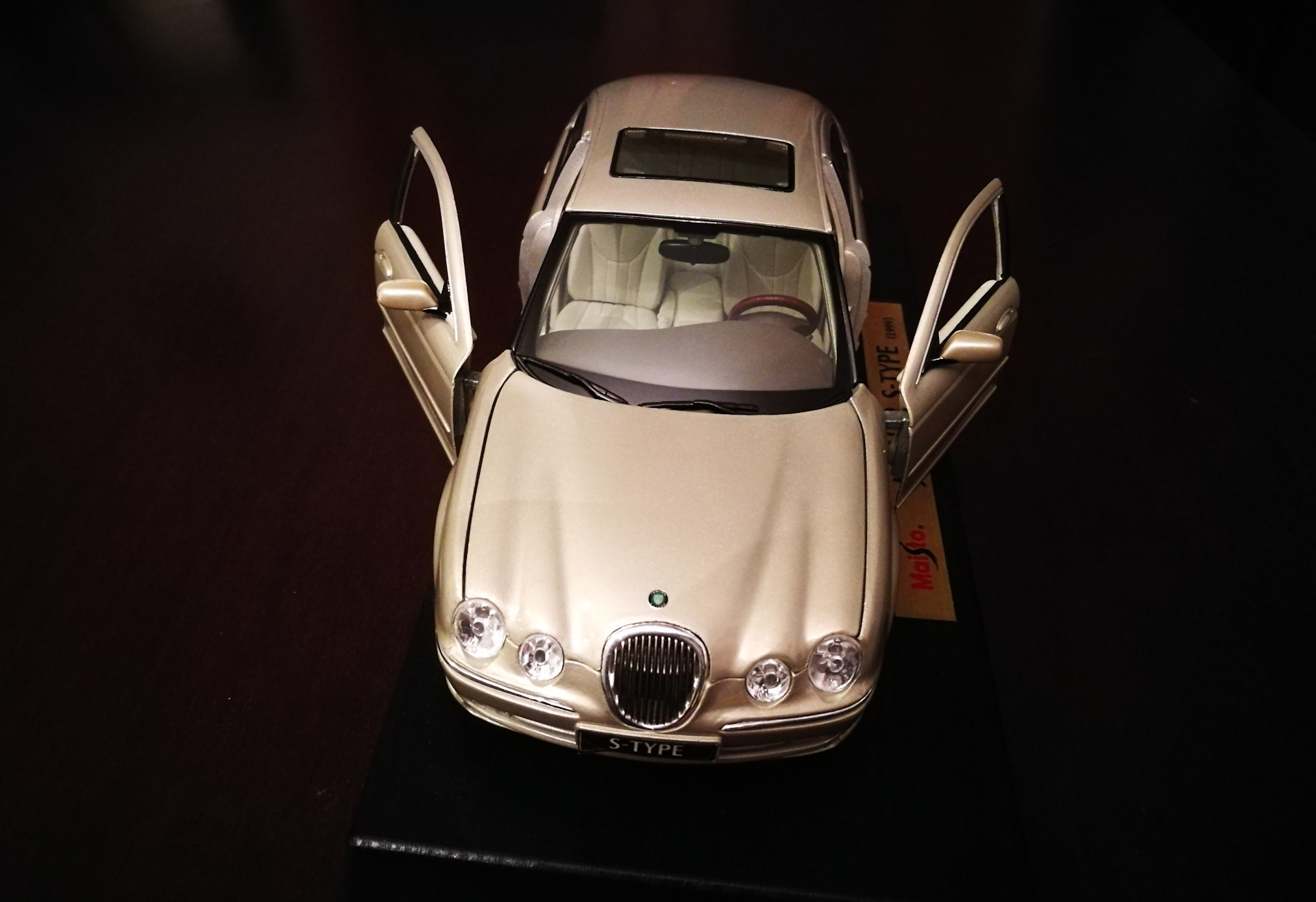 Модель S-Type 1:18 Maisto — Jaguar S-Type, 3 л, 2006 года | аксессуары |  DRIVE2