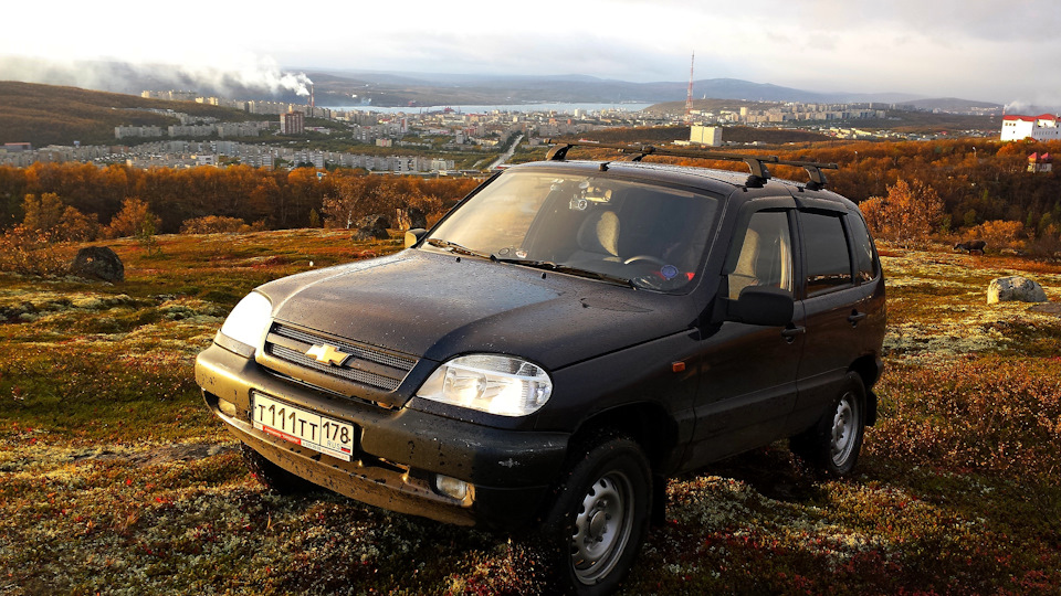 Дром иркутская область. Автомобиль Нива Chevrolet. Шевроле Нива 2005 год гос номер. Chevrolet Niva 1920 1080. Нива машина 2005.