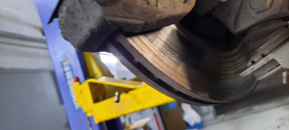 Закончились тормоза и попутно обводной ремень — Nissan Tiida (1G), 1,6 ...