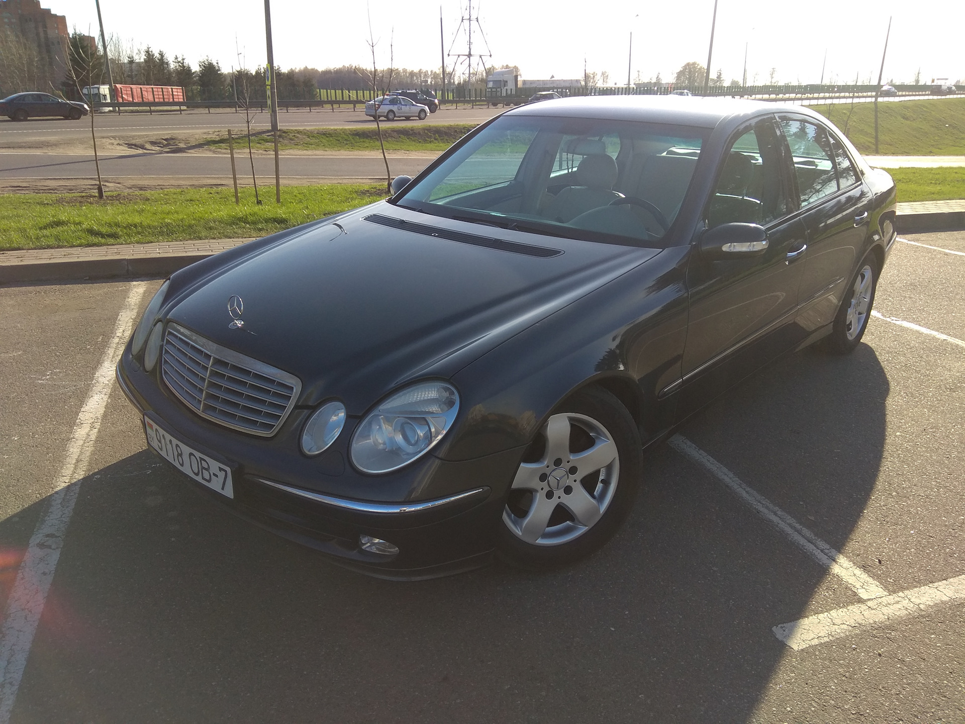Мерседес 211 2003. Мерседес 211 Авангард. Мерседес Авангард 2003. Мерседес 211 Авангард фото.