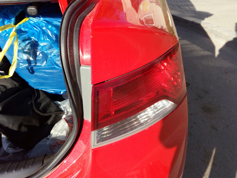 Замена ламп стоп сигналов — KIA Cerato Koup (1G), 2 л, 2011 года ...