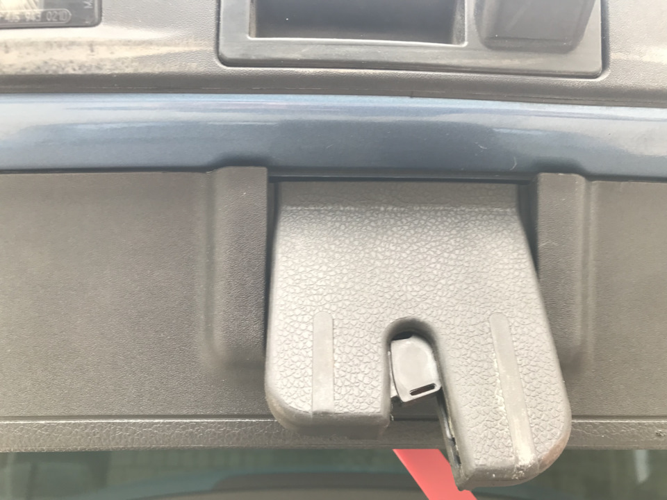 47. Замок багажника замена — Volkswagen Tiguan (1G), 2 л, 2012 года ...