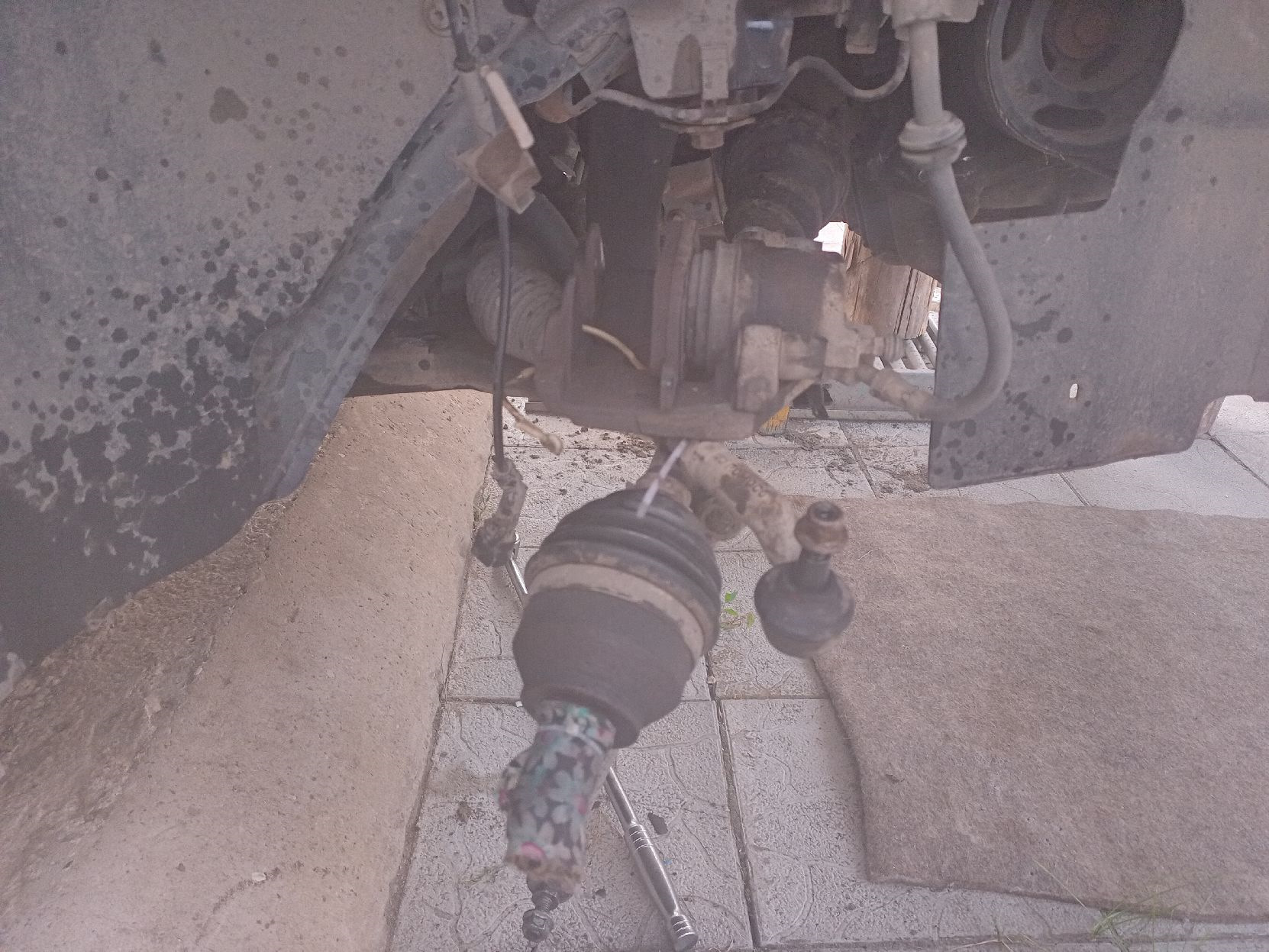 Передние ступичные, одноразовая скоба и попытка смазать задние ...