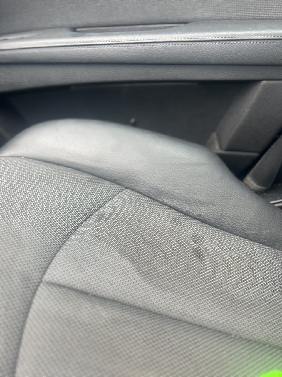 Течет люк — Mercedes-Benz E-class (W211), 2 л., 2008 года | поломка ...