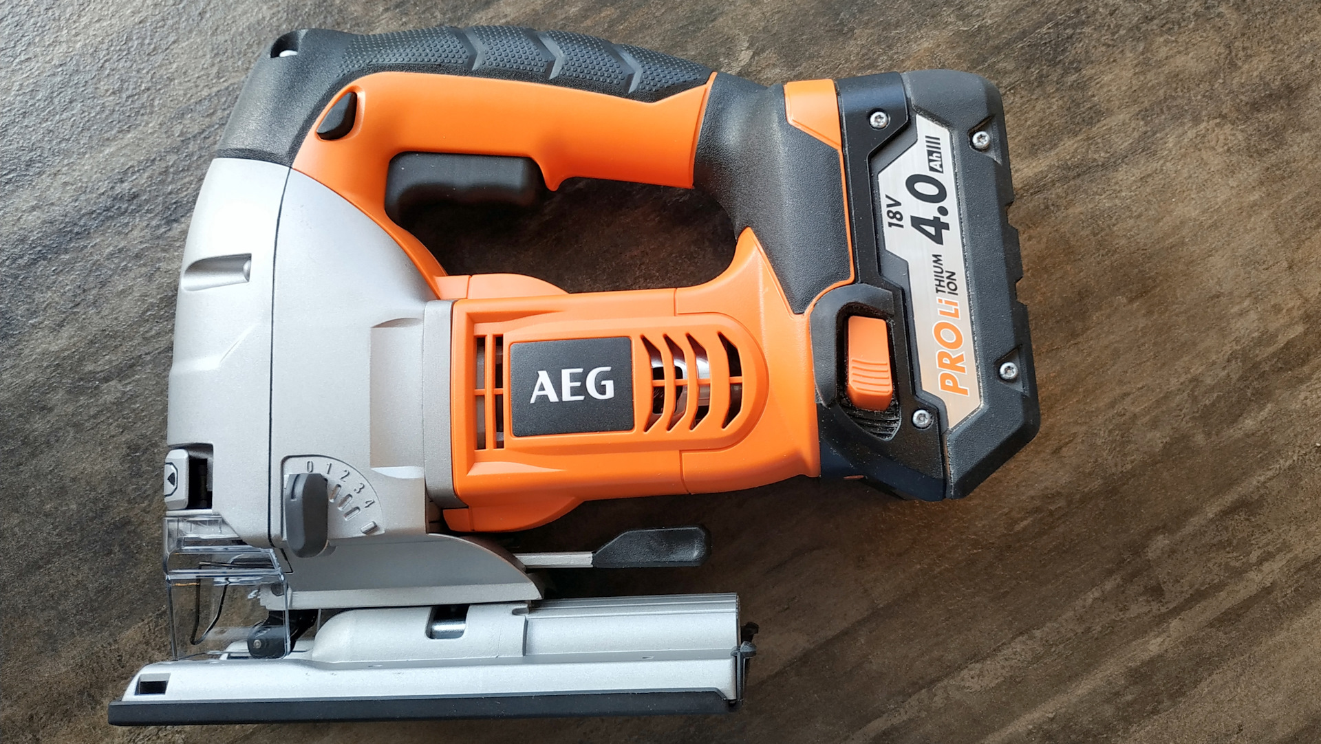 Aeg обзор. Aeg bs18c2bl li-202c. Aeg обзор. Гайковерт aeg bss 18c. Аккумуляторный гайковерт aeg bss 18c12z li- 402c 4935446456.