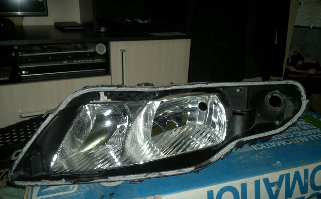 Как снять фару цивик 5д Где найти отражатель фары? - Honda Civic 5D (8G), 1,8 л, 2008 года запчасти DRIV