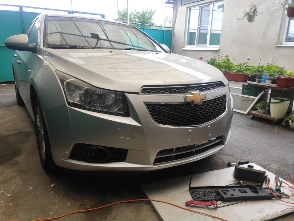 Теперь хоть ничего не торчит. — Chevrolet Cruze (1G)