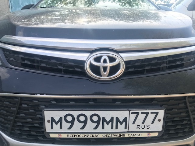 Установка защитной сетки в решетку радиатора — Toyota Camry (XV50), 2,5 ...