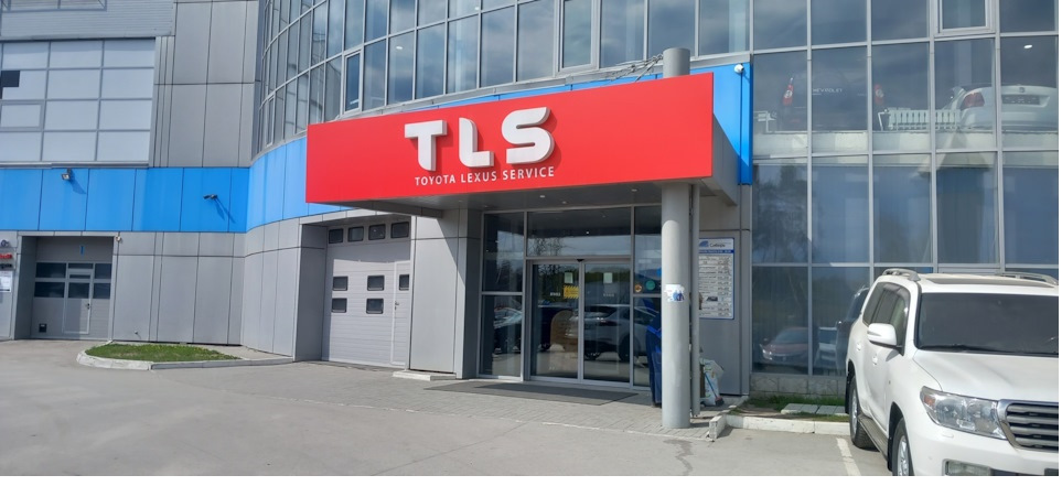 Подкраска суппортов краской Foliatec и замена пыльника тормозного ...