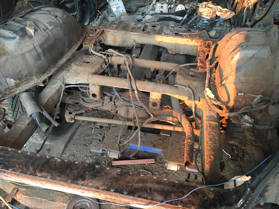 Подиум для номера и номерные рамки. — Lexus IS II, 2,5 л., 2009 года ...