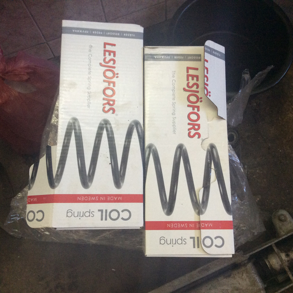 Задние пружины — Skoda Octavia RS A5 Mk2, 2 л, 2007 года | своими ...