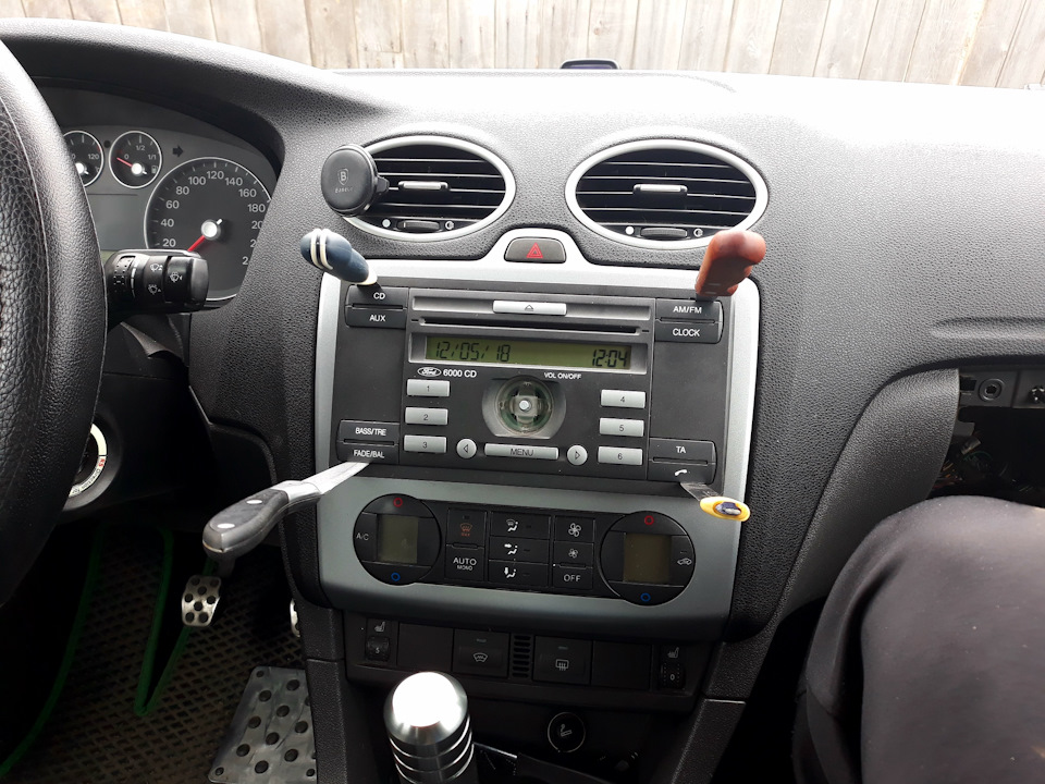 Линейный выход в штатную магнитолу 6000cd — Ford Focus II Hatchback, 2 ...