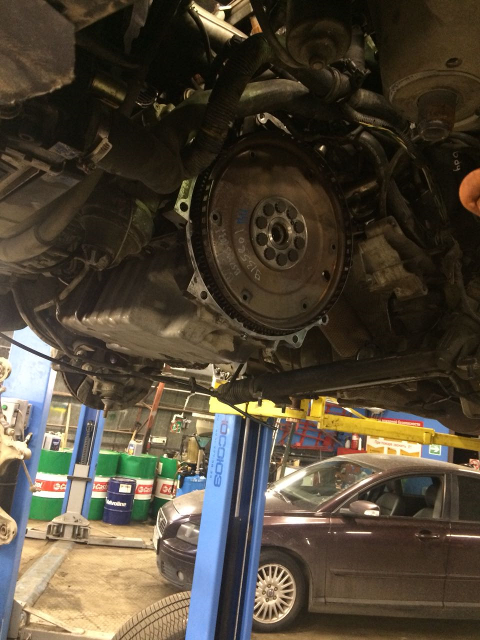 Xc70 2006г 2,5T AW55-51AWD Течь сальника масленного насоса акпп ...