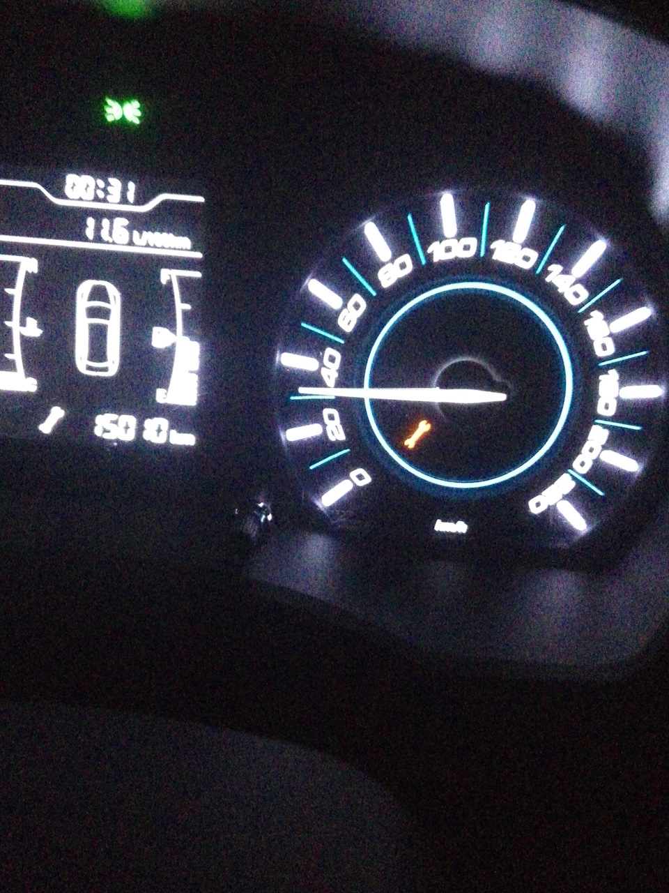 Панель приборов вортекс тинго т11. Давление в шинах черри ексид вх. Значки приборной панели черри тигго т11. Панель приборов тигго т11. Чери тигго т11 горит абс.