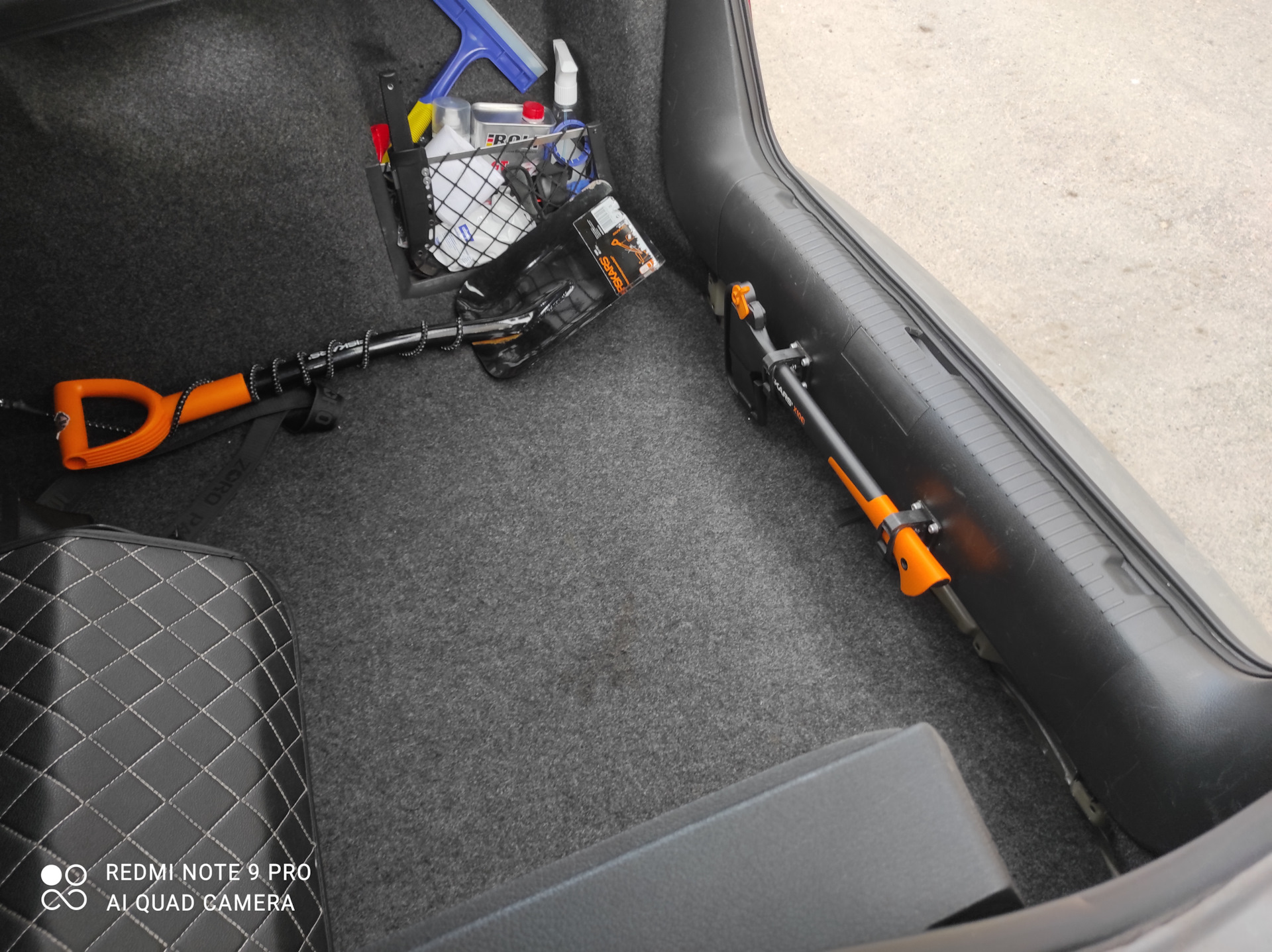 Крепление топора. — Skoda Octavia A4 Mk1, 1,6 л, 2008 года | аксессуары ...