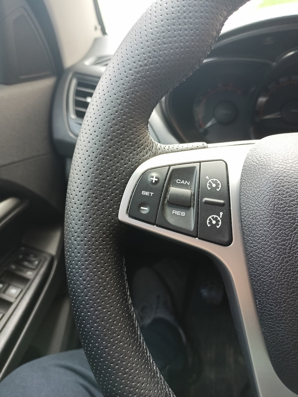 Обновление оплетки на руле — Lada Vesta SW (1G), 1,6 л, 2019 года ...