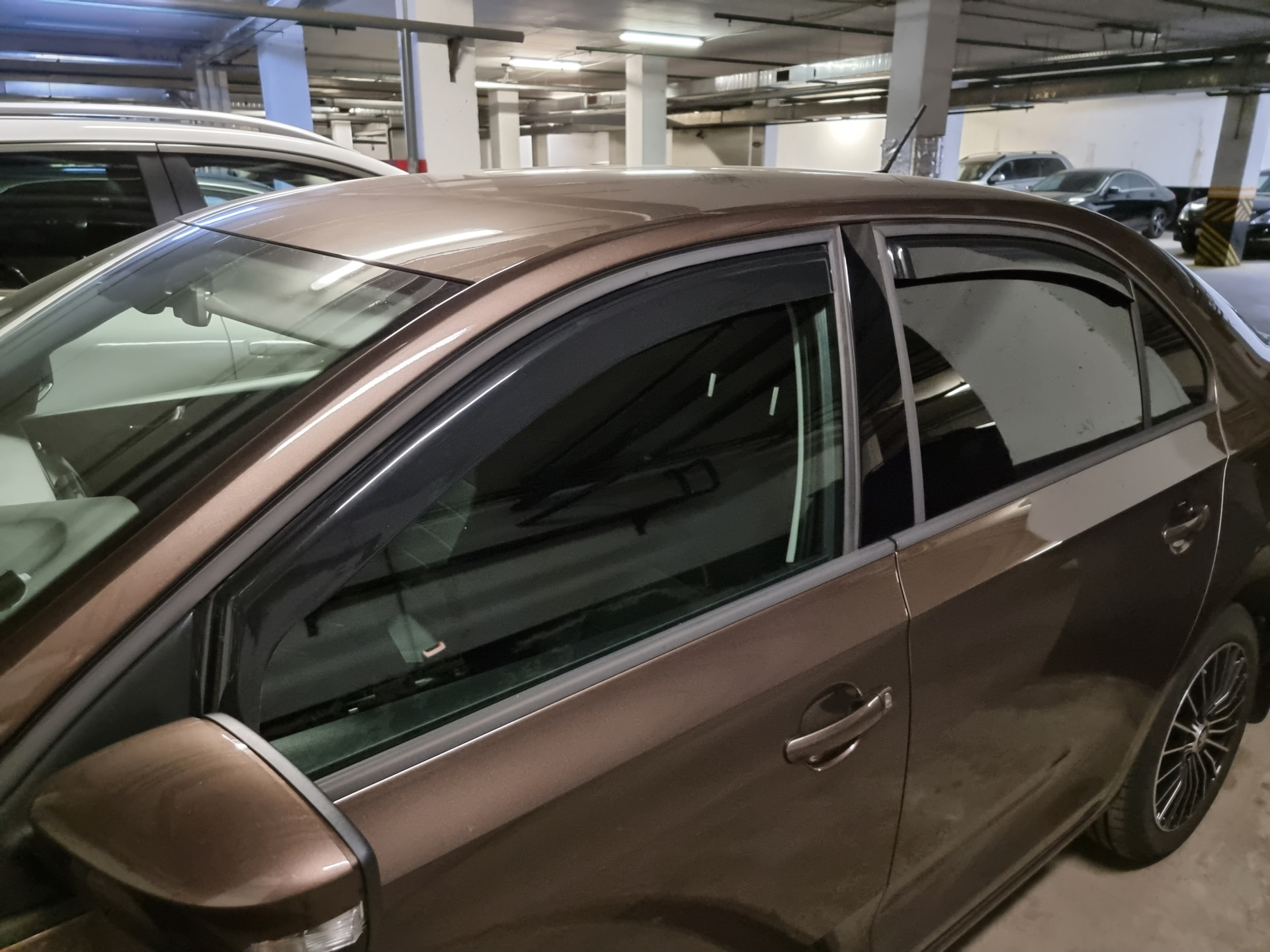 Дефлекторы skoda rapid. Дефлекторы для шкода рапид 2017. Дефлекторы skoda rapid. Дефлекторы окон шкода рапид 2022. Дефлекторы на окна шкода рапид 2017.