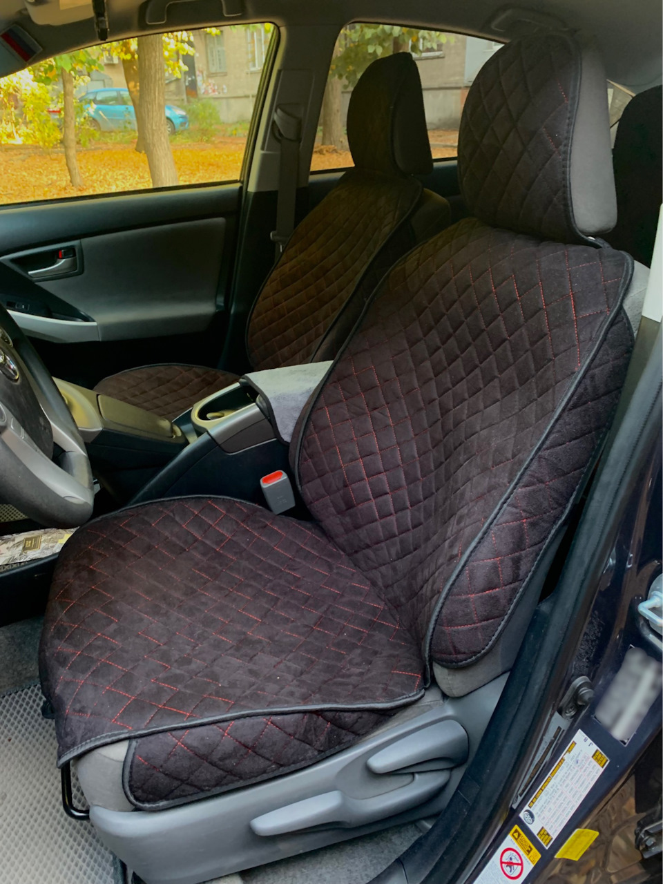 Чехлы в салон — Toyota Prius (30), 1,8 л, 2015 года | аксессуары | DRIVE2