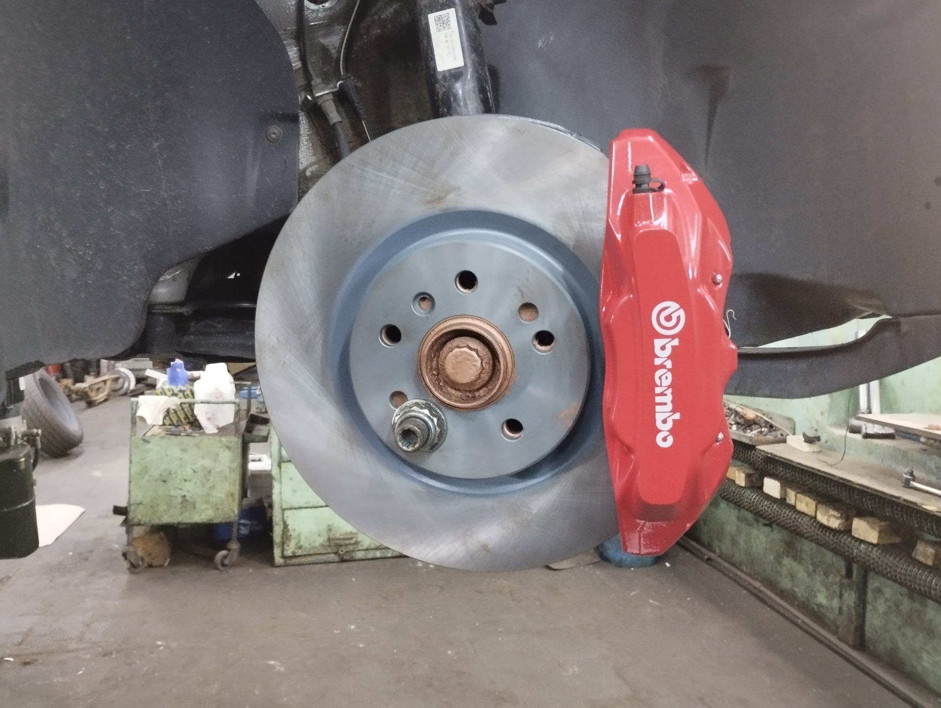 Brembo bm5 passat. Колодки под суппорт bm5. Тормоза bm. Тормоза bm. Тормоза brembo на skoda octavia a5.