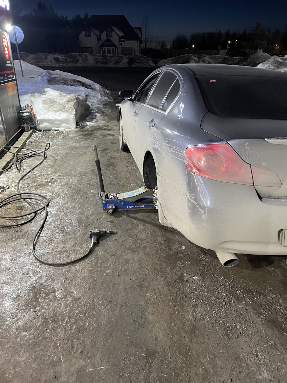 По весне растаял асфальт(грыжа на шине) — Infiniti G35 (V36), 3,5 л ...